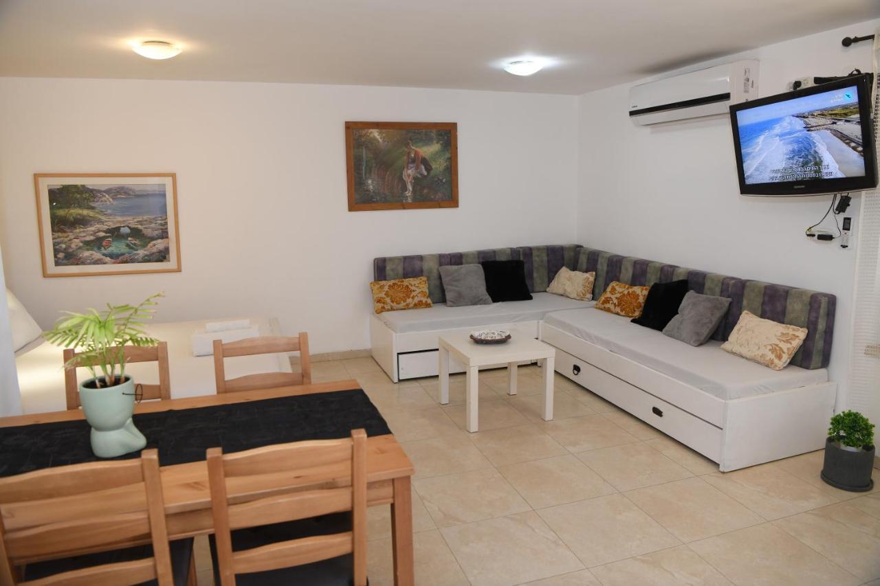 Switzerland In The Arbel Guest House Bagian luar foto