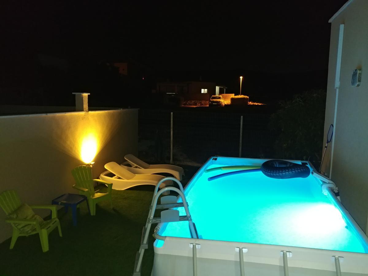 Switzerland In The Arbel Guest House Bagian luar foto